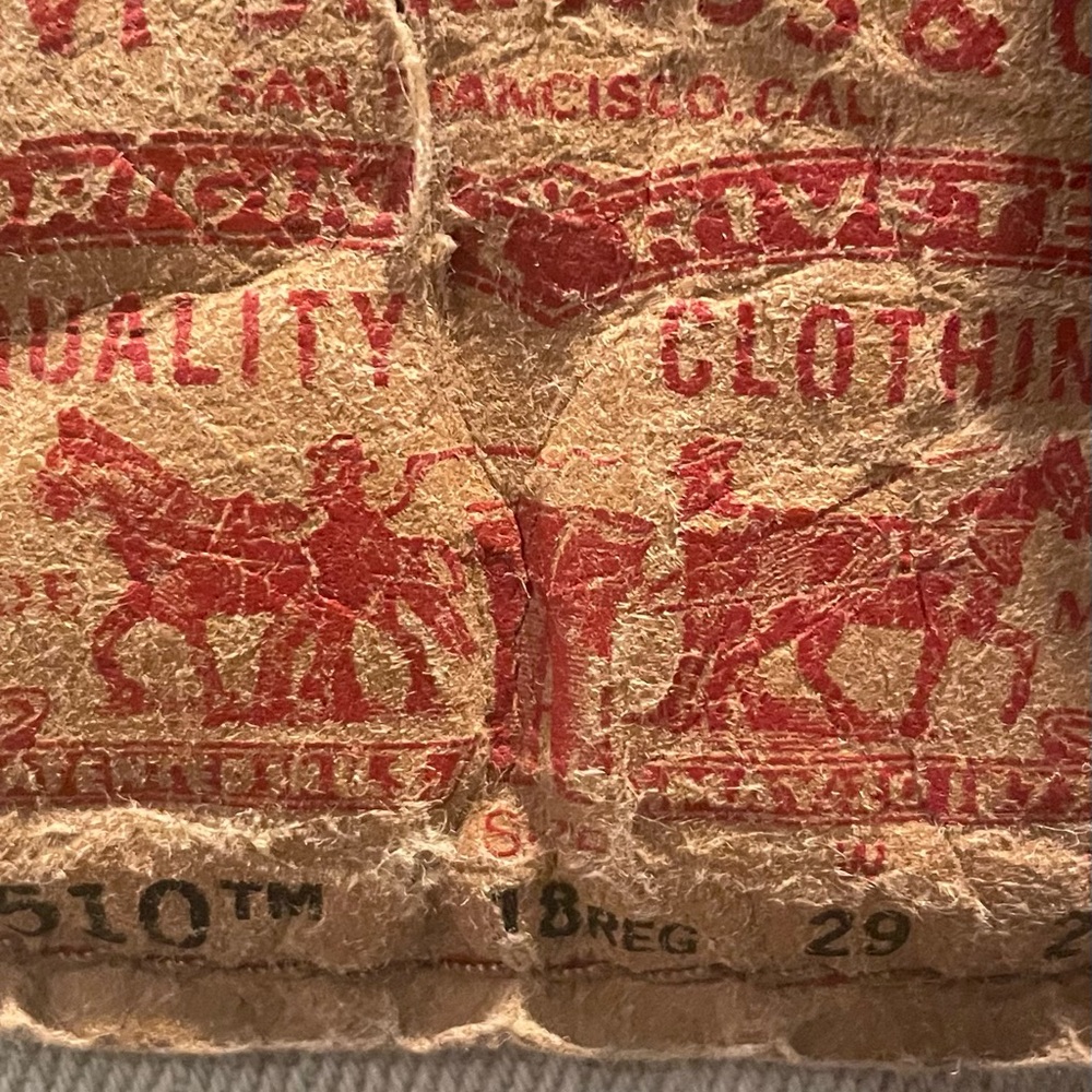 VINTAGE LEVI JEANS - Picture 3 of 3